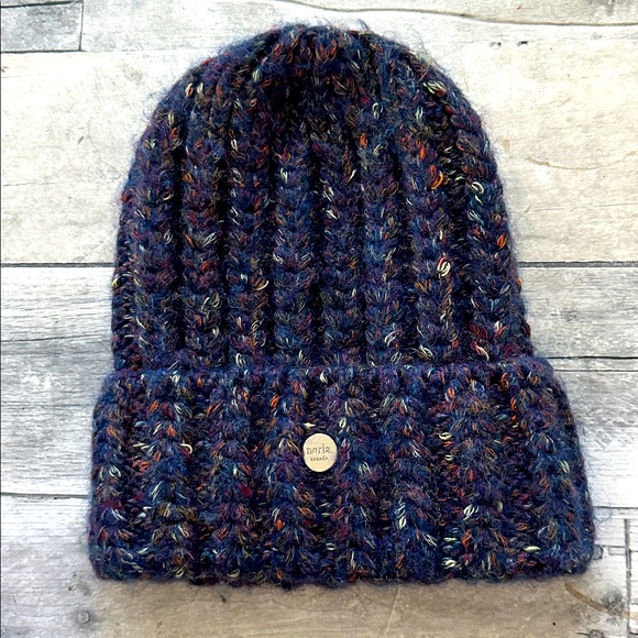 Norla Canada Hat Anthropologie Wool Blend Ribbed Beanie Winter Handmade Logo - Picture 1 of 6